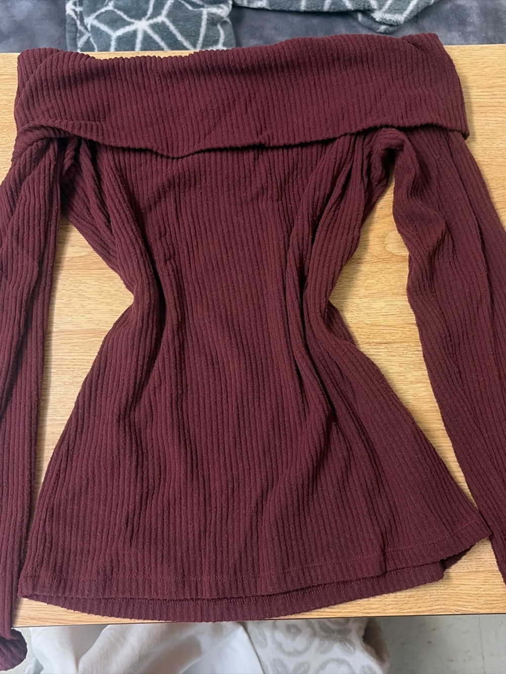 Abercrombie & Fitch Off-the-Shoulder Ribbed Sweater - Burgundy